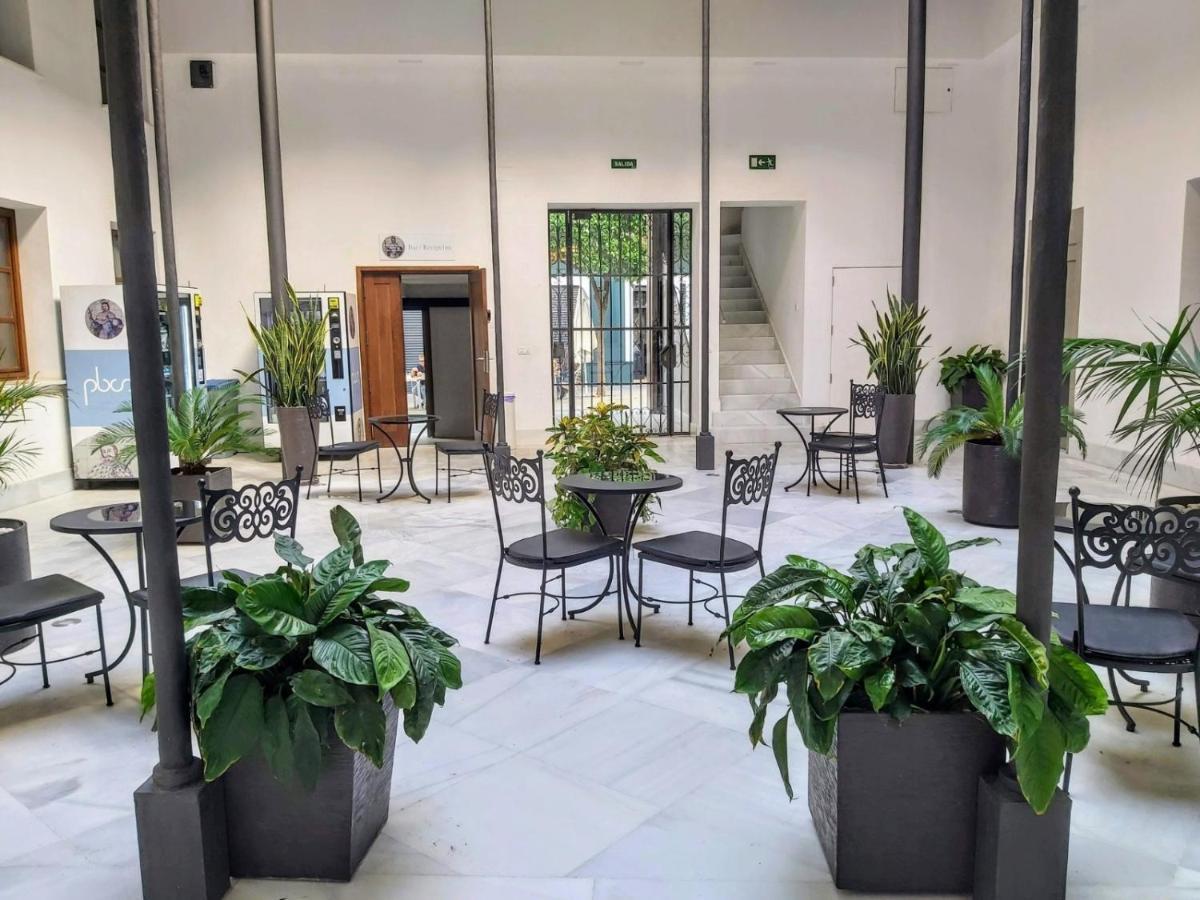Palacio Del Siglo XVII Frente A Los Jardines De Murillo Севилья Экстерьер фото